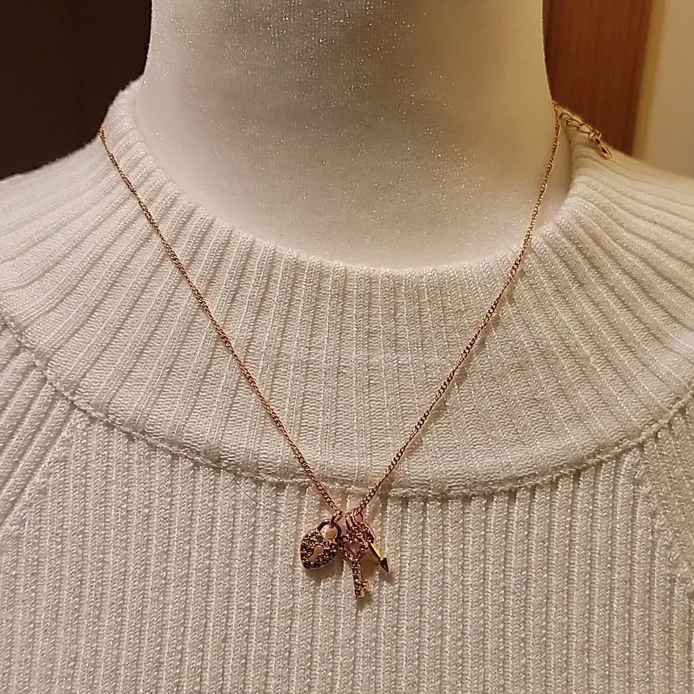 NWT GBG adjustable necklace